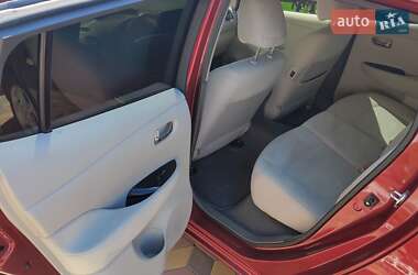 Хэтчбек Nissan Leaf 2013 в 