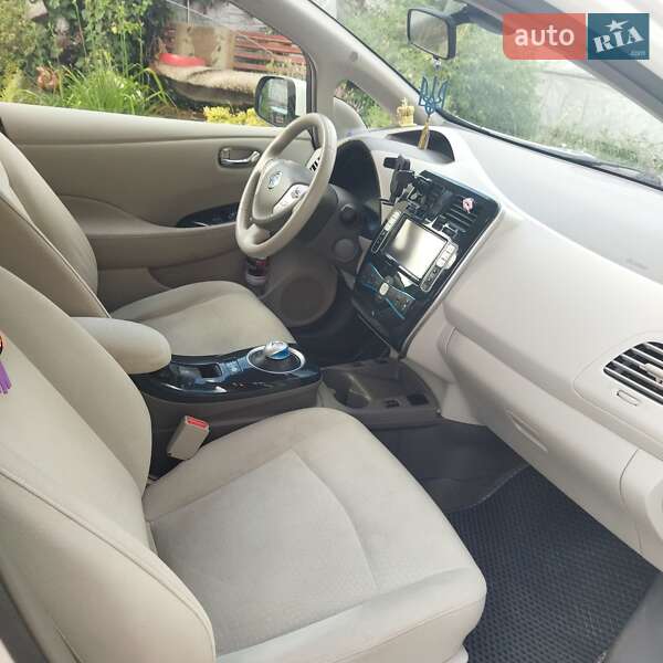 Хэтчбек Nissan Leaf 2013 в Ивано-Франковске