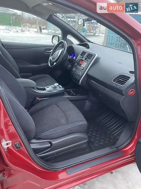 Хэтчбек Nissan Leaf 2014 в Луцке