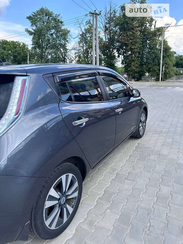 Хэтчбек Nissan Leaf 2013 в Киеве