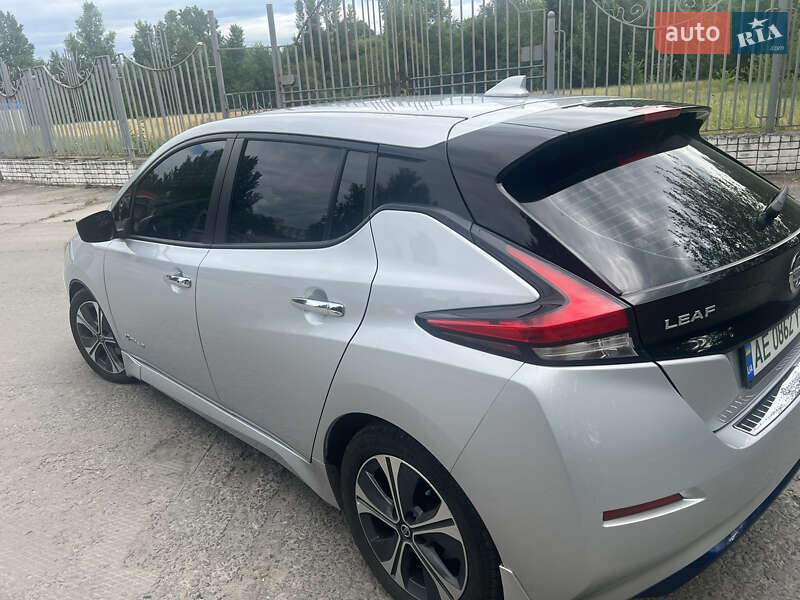 Хэтчбек Nissan Leaf 2019 в Днепре
