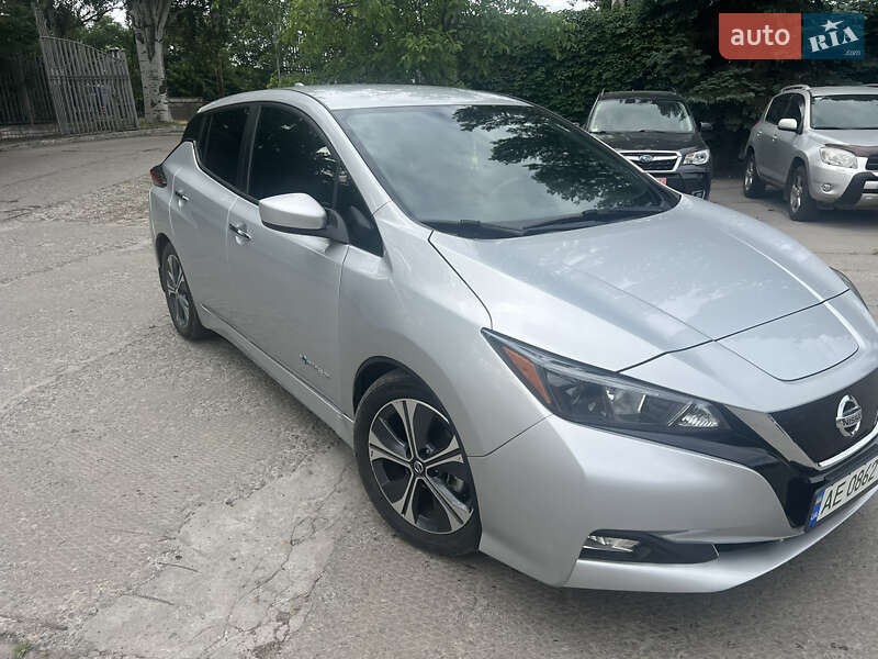 Хэтчбек Nissan Leaf 2019 в Днепре
