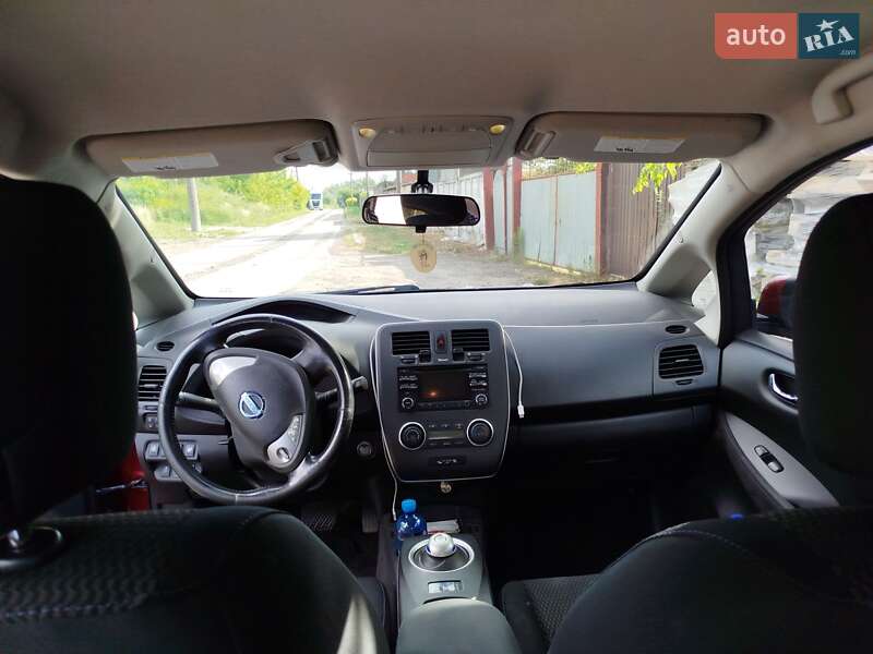 Хэтчбек Nissan Leaf 2014 в Львове