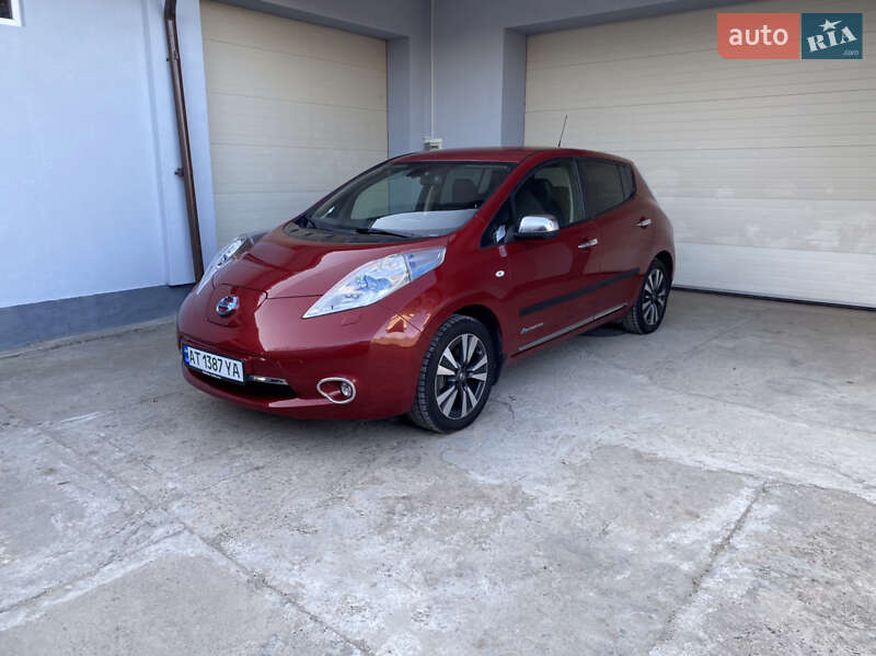 Хэтчбек Nissan Leaf 2016 в Снятине