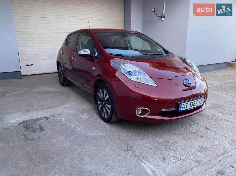 Хэтчбек Nissan Leaf 2016 в Снятине