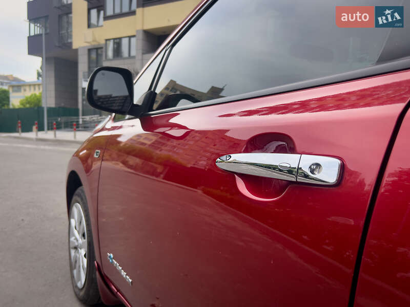 Хетчбек Nissan Leaf 2014 в Києві