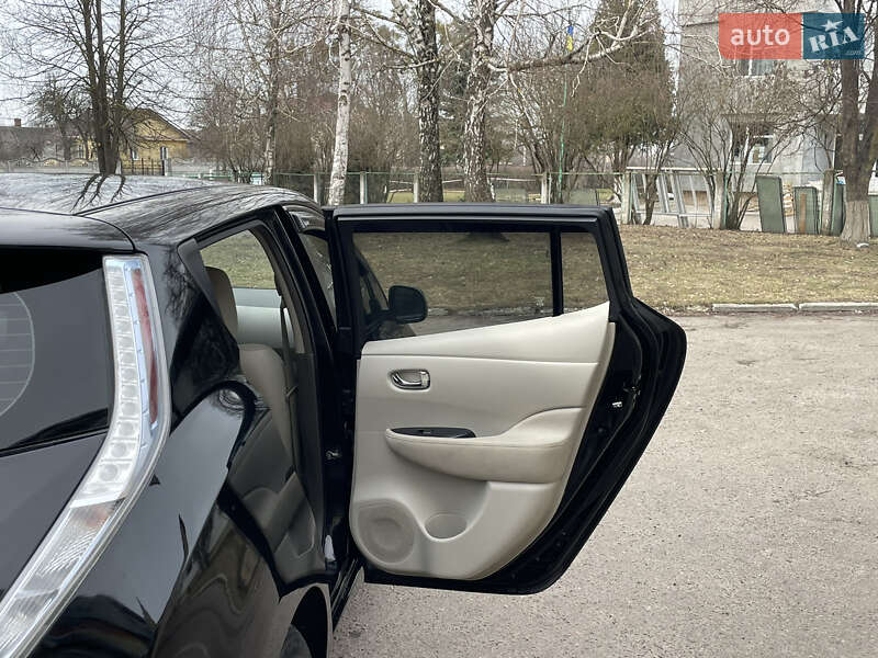 Хетчбек Nissan Leaf 2011 в Рівному