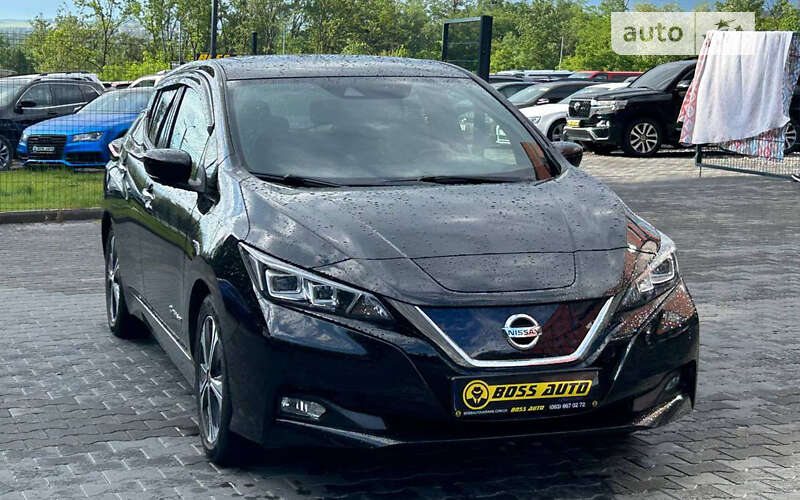 Хетчбек Nissan Leaf 2018 в Чернівцях