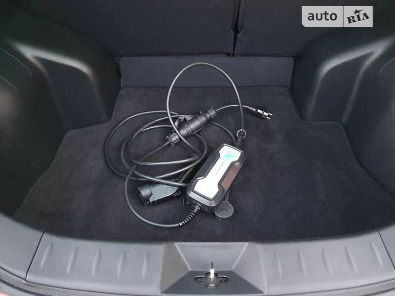 Хэтчбек Nissan Leaf 2015 в Днепре