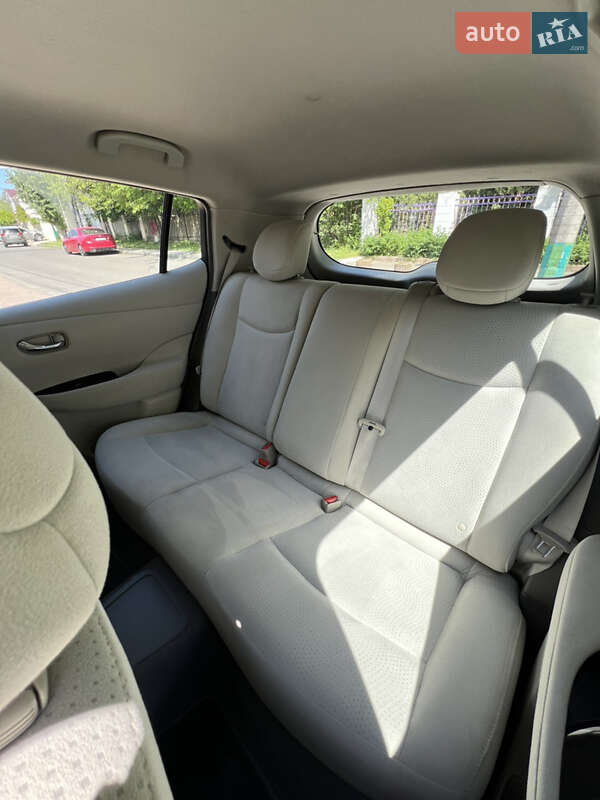 Хэтчбек Nissan Leaf 2013 в Одессе