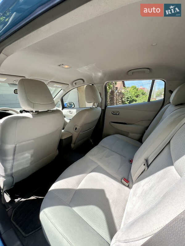 Хэтчбек Nissan Leaf 2013 в Одессе