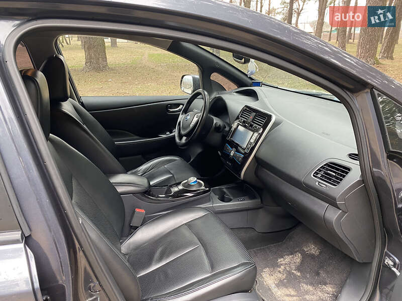 Хетчбек Nissan Leaf 2013 в Чернігові