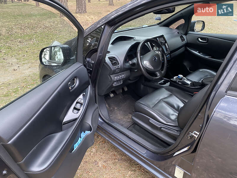 Хетчбек Nissan Leaf 2013 в Чернігові