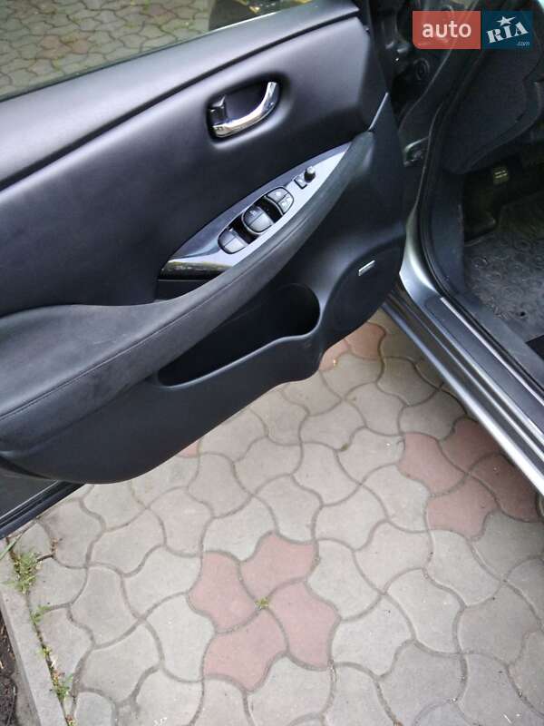 Хетчбек Nissan Leaf 2015 в Новому Бузі