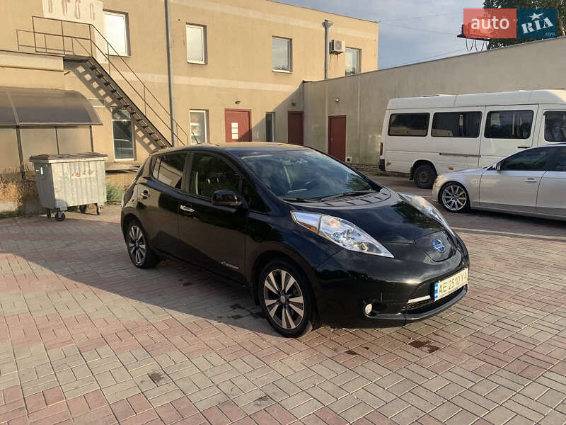 Хэтчбек Nissan Leaf 2015 в Запорожье фото 3 Хэтчбек Nissan Leaf 2015 в Запорожье