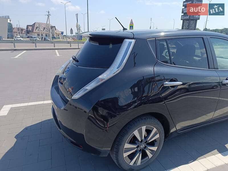 Хэтчбек Nissan Leaf 2015 в Луцке