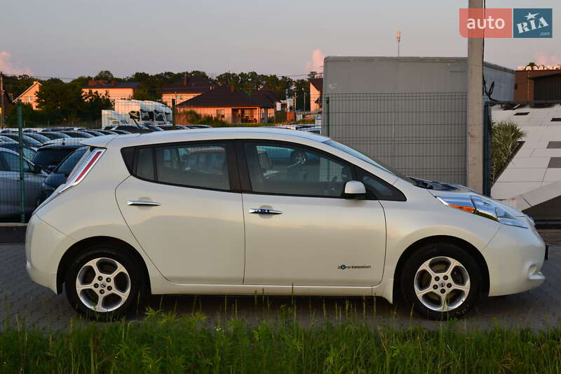 Хэтчбек Nissan Leaf 2016 в Луцке