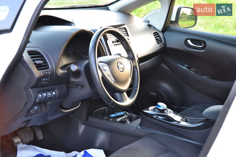 Хэтчбек Nissan Leaf 2016 в Луцке