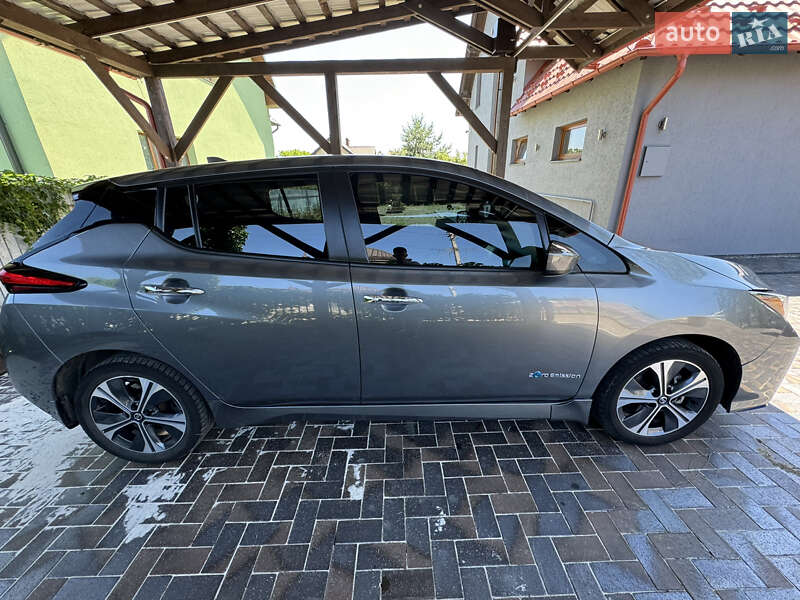 Хетчбек Nissan Leaf 2019 в Чернівцях