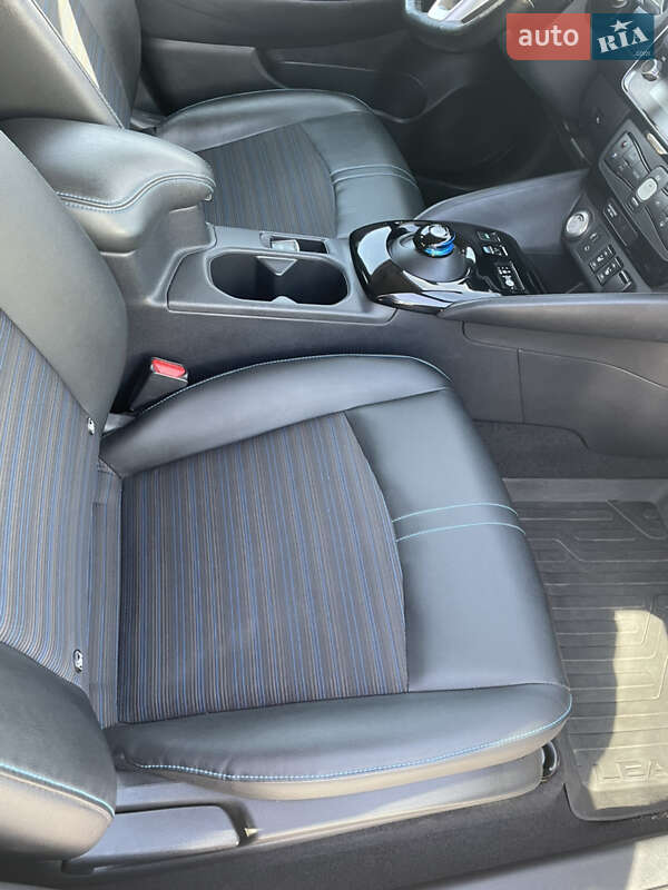 Хэтчбек Nissan Leaf 2020 в Виннице