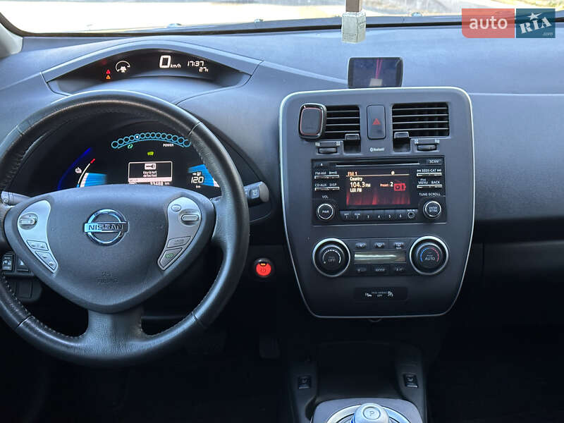 Хэтчбек Nissan Leaf 2015 в Одессе