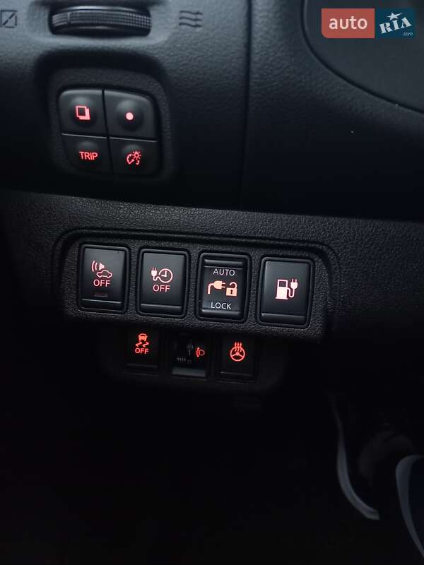 Хэтчбек Nissan Leaf 2015 в Киеве