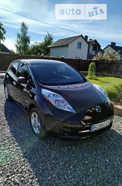 Хэтчбек Nissan Leaf 2015 в Львове