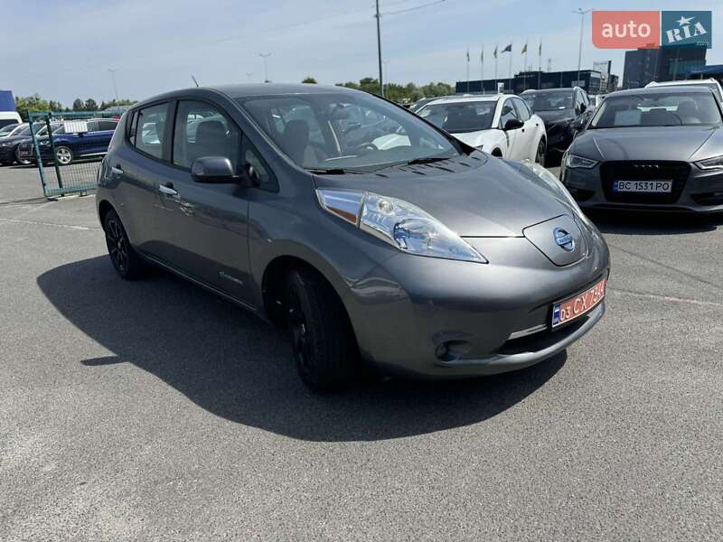 Хэтчбек Nissan Leaf 2015 в 