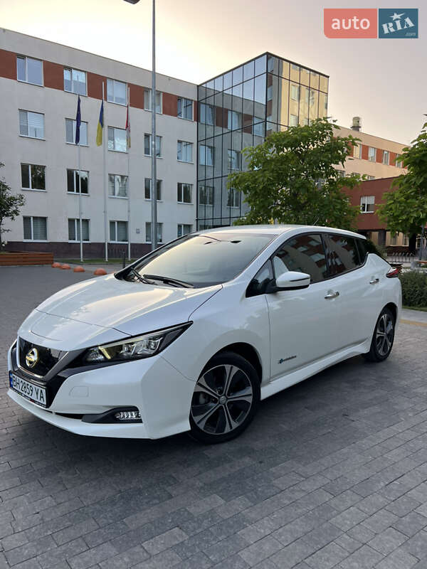 Хэтчбек Nissan Leaf 2017 в Одессе