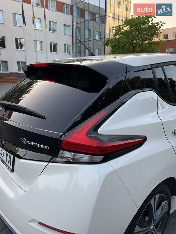 Хэтчбек Nissan Leaf 2017 в Одессе