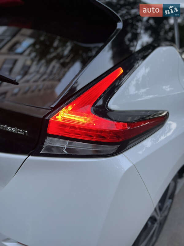 Хэтчбек Nissan Leaf 2017 в Одессе