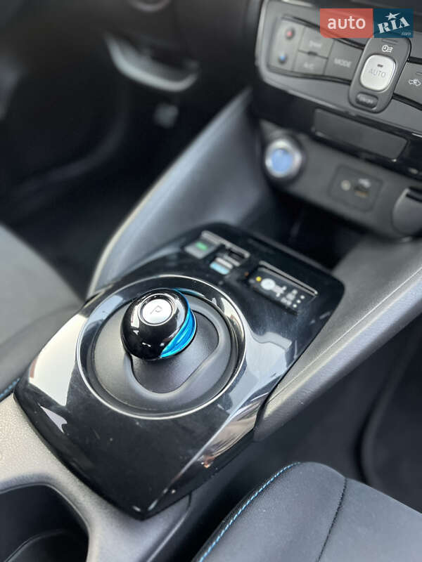 Хэтчбек Nissan Leaf 2017 в Одессе