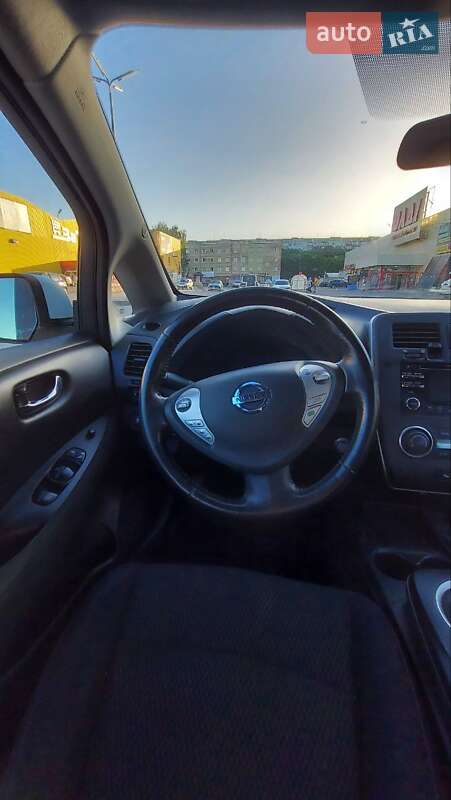 Хэтчбек Nissan Leaf 2015 в Житомире
