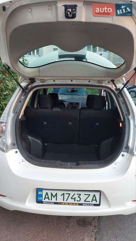 Хэтчбек Nissan Leaf 2015 в Житомире