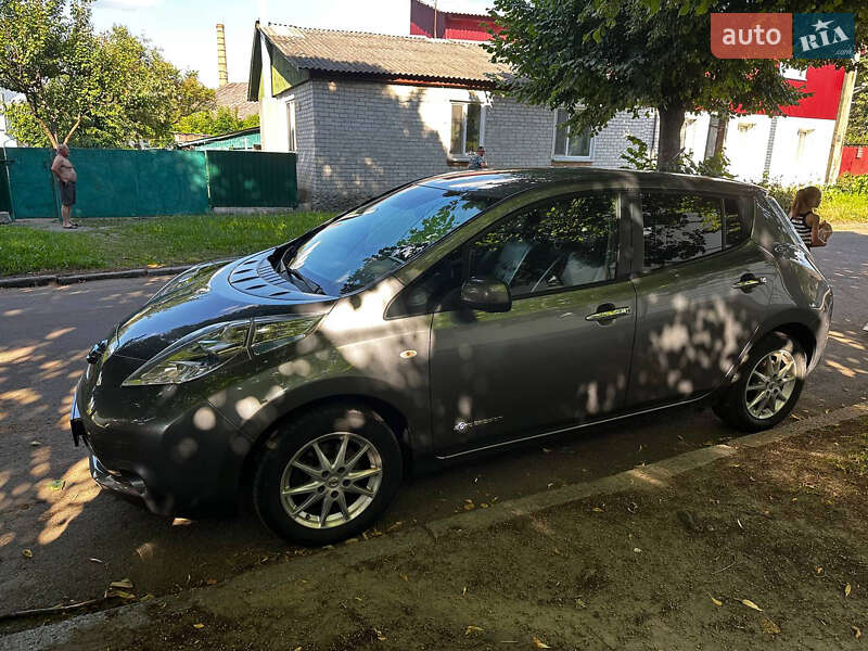 Хэтчбек Nissan Leaf 2013 в Житомире