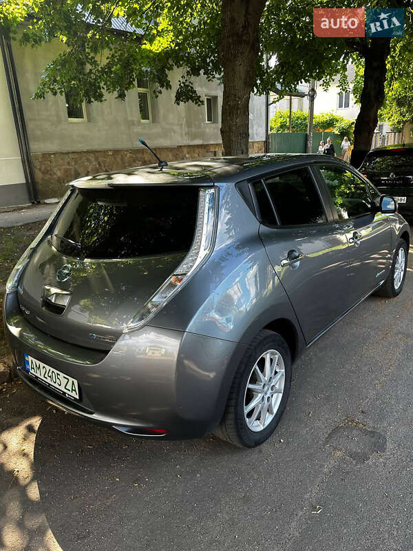 Хэтчбек Nissan Leaf 2013 в Житомире