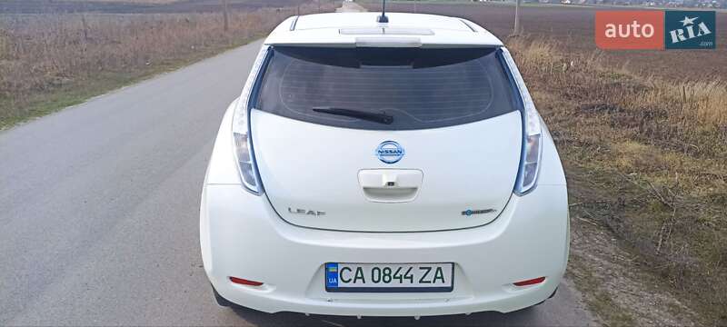 Хэтчбек Nissan Leaf 2012 в Каменке фото 4 Хэтчбек Nissan Leaf 2012 в Каменке