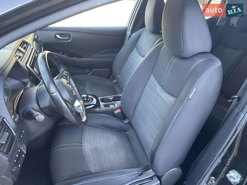 Хэтчбек Nissan Leaf 2018 в Волочиске