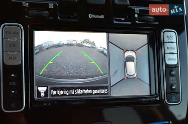 Хетчбек Nissan Leaf 2013 в 