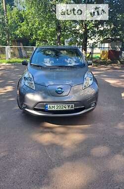 Хэтчбек Nissan Leaf 2013 в Вишневом