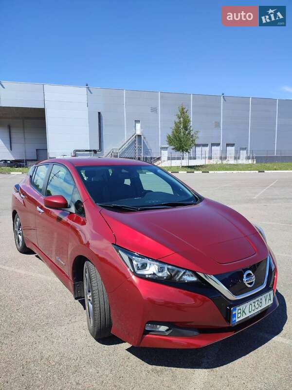 Хэтчбек Nissan Leaf 2018 в Ровно