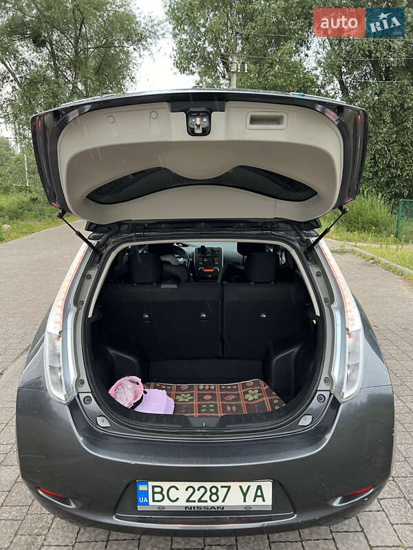 Хэтчбек Nissan Leaf 2013 в Винниках