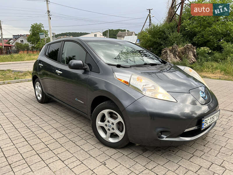 Хэтчбек Nissan Leaf 2013 в Винниках