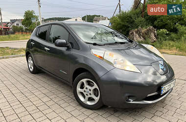 Хэтчбек Nissan Leaf 2013 в 