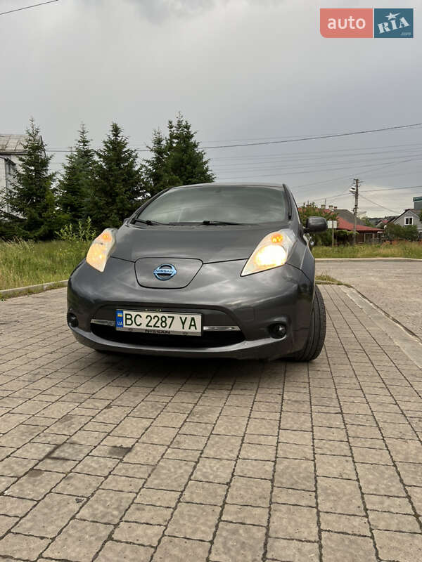 Хэтчбек Nissan Leaf 2013 в Винниках