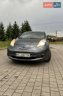Хэтчбек Nissan Leaf 2013 в 
