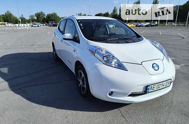 Хетчбек Nissan Leaf 2014 в Дніпрі