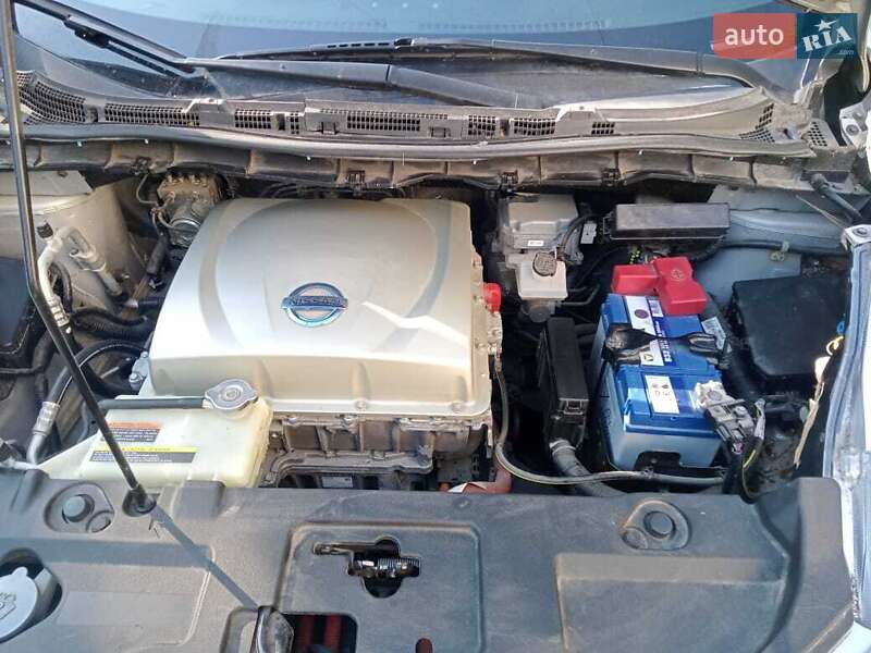 Хетчбек Nissan Leaf 2015 в Тернополі фото 9 Хетчбек Nissan Leaf 2015 в Тернополі