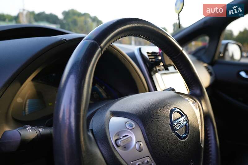 Хэтчбек Nissan Leaf 2013 в Харькове