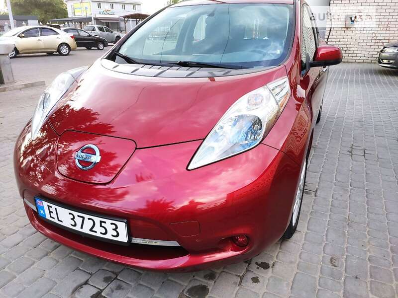 Хэтчбек Nissan Leaf 2014 в Кременчуге